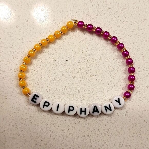 Taylor Swift Friendship Bracelet - Picture 1 of 2